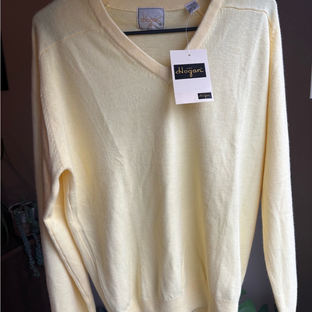 Vintage NWT Hogan Women's V-Neck Maize Sweater